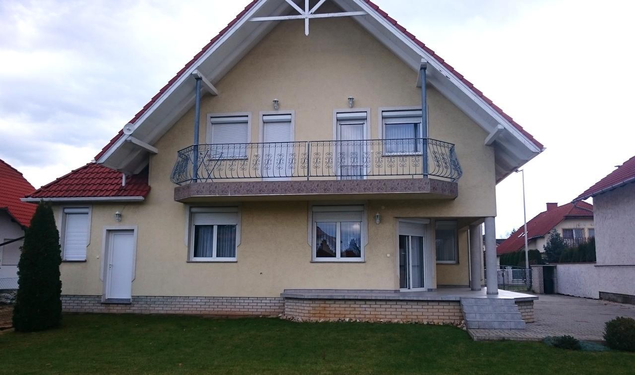 Natalie Appartment Bük Esterno foto
