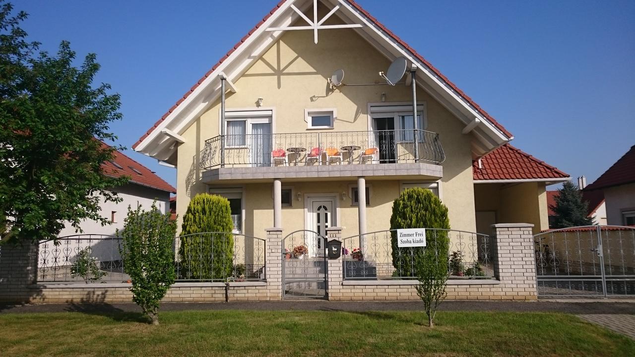 Natalie Appartment Bük Esterno foto